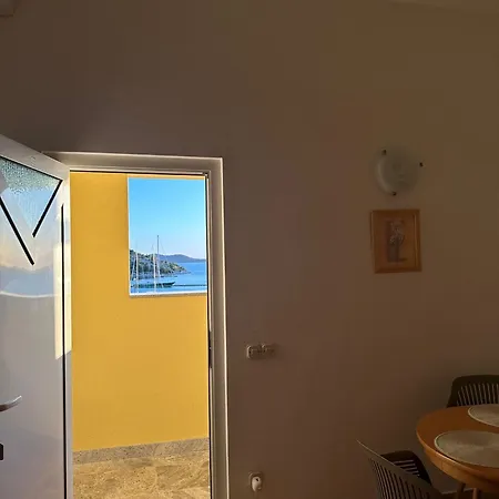 View Mustel In - Adults Only